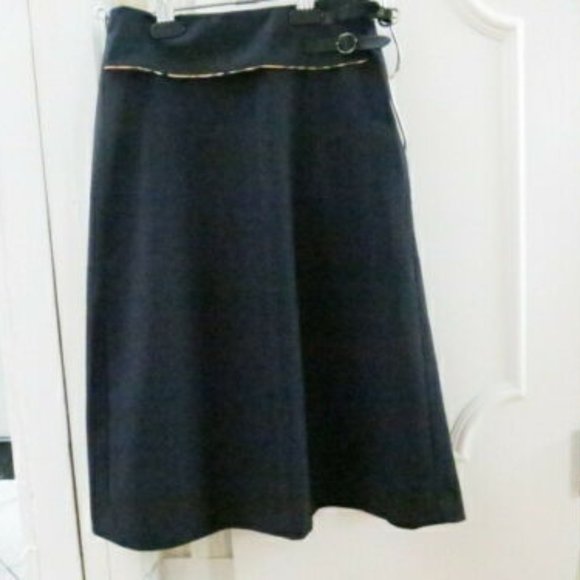 BRAND NEW BURBERRY KIDS NAVY PINSTRIPE SKIRT SIZE 10